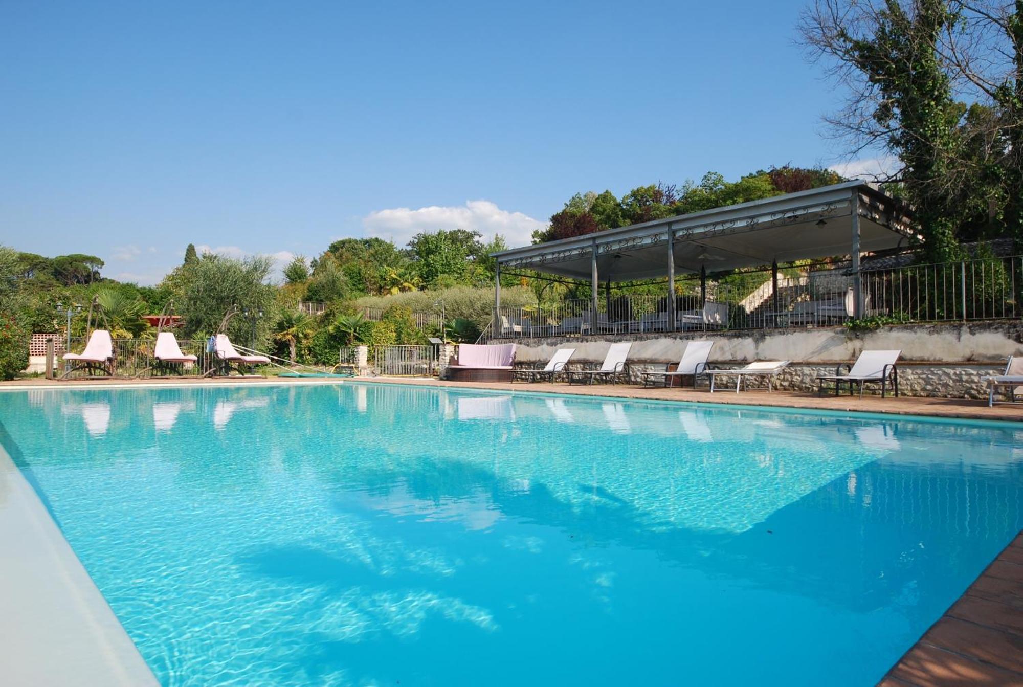 Gasthaus Spoleto By The Pool Exterior foto