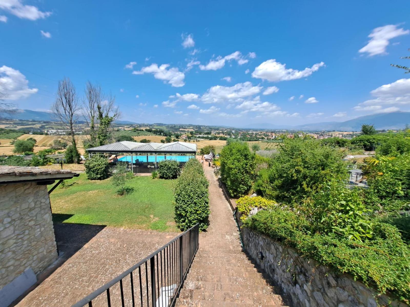 Gasthaus Spoleto By The Pool Exterior foto
