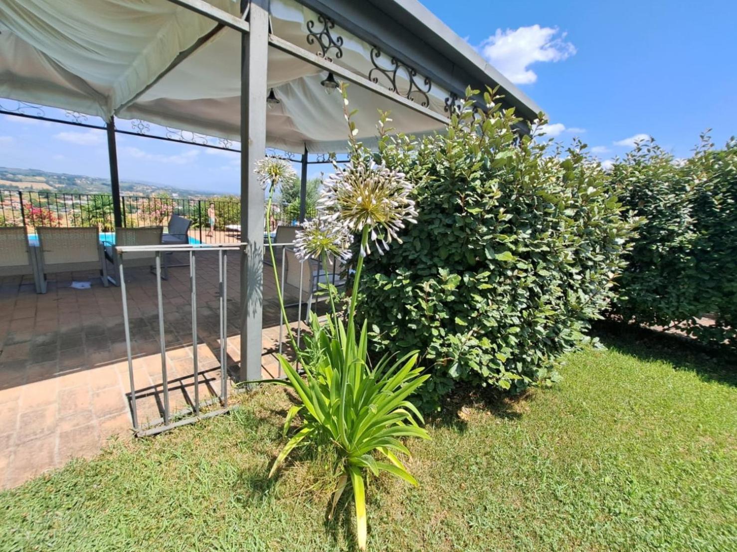 Gasthaus Spoleto By The Pool Exterior foto